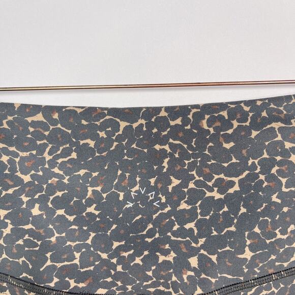 New Varley Let's Move High Rise Leggings Cluster Leopard Print Medium M Workout - Picture 8 of 13